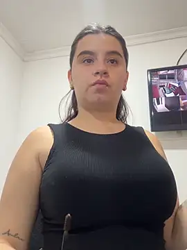 Snapshot of SaraBraun_ chatting on October 2025 01:42:02 PM SaraBraun online show from October 2025 01:42:02 PM