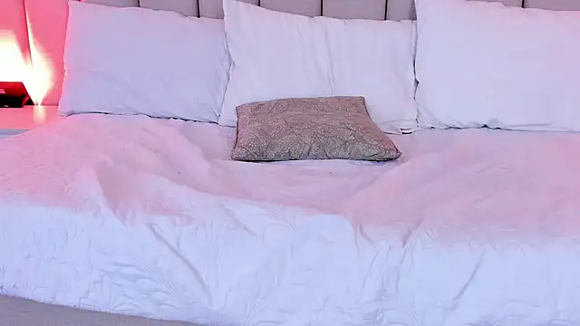 Michell Wallker online show from March 2025 10:39:02 PM