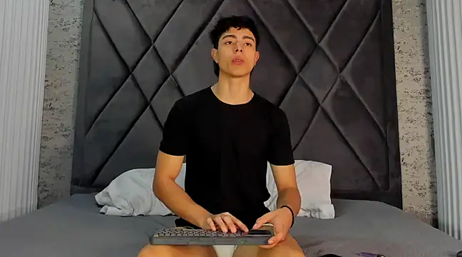 JoshRashfordd online show from February 2025 11:49:01 AM