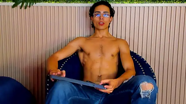 JoshRashfordd online show from October 2025 05:38:01 AM