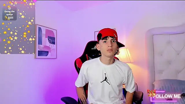 Snapshot of sett_and_gwen chatting on December 2024 11:10:02 PM sett and gwen online show from December 2024 11:10:02 PM