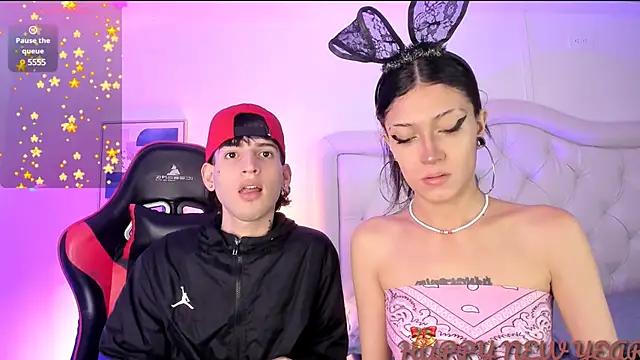 Snapshot of sett_and_gwen chatting on January 2025 05:39:01 AM sett and gwen online show from January 2025 05:39:01 AM