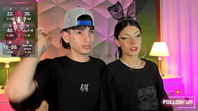 Snapshot of sett_and_gwen chatting on January 2025 07:11:01 AM sett and gwen online show from January 2025 07:11:01 AM