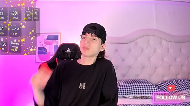 Snapshot of sett_and_gwen chatting on January 2025 11:07:01 PM sett and gwen online show from January 2025 11:07:01 PM