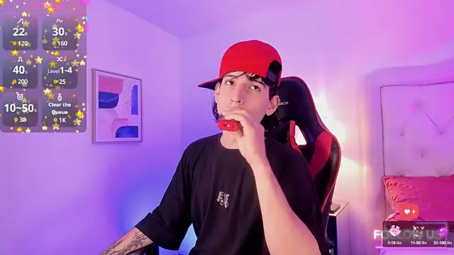 Snapshot of sett_and_gwen chatting on March 2025 04:45:02 AM sett and gwen online show from March 2025 04:45:02 AM