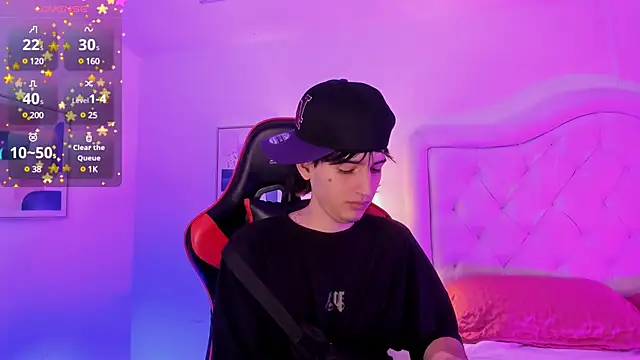 Snapshot of sett_and_gwen chatting on March 2025 04:38:02 AM sett and gwen online show from March 2025 04:38:02 AM