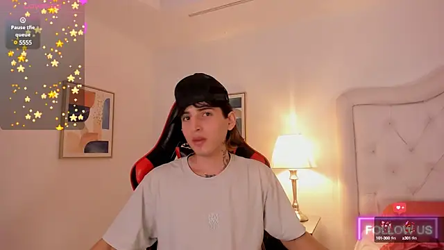 Snapshot of sett_and_gwen chatting on March 2025 04:08:02 AM sett and gwen online show from March 2025 04:08:02 AM