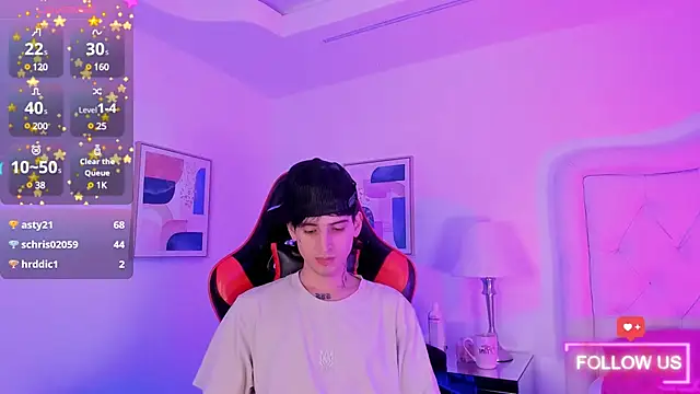 Snapshot of sett_and_gwen chatting on March 2025 07:35:02 AM sett and gwen online show from March 2025 07:35:02 AM