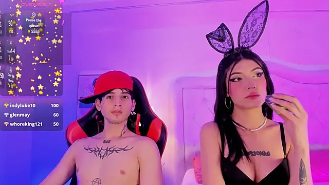 Snapshot of sett_and_gwen chatting on March 2025 07:00:02 AM sett and gwen online show from March 2025 07:00:02 AM