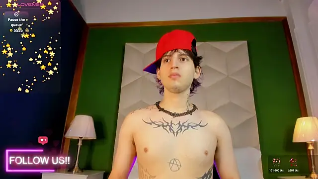 Snapshot of sett_and_gwen chatting on October 2025 04:13:02 AM sett and gwen online show from October 2025 04:13:02 AM