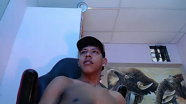 mr stiven  online show from February 2025 06:22:01 AM