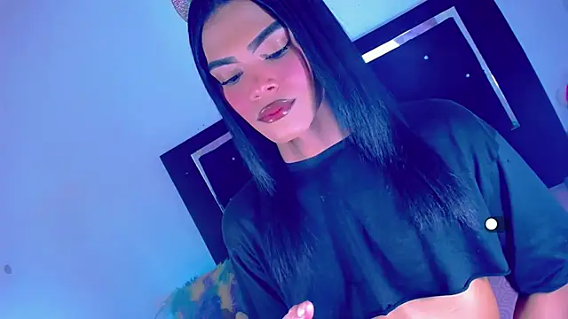 Theylor Rouse online show from December 2025 06:22:02 AM