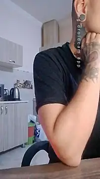 HappyZebra13 online show from December 2024 07:39:02 PM