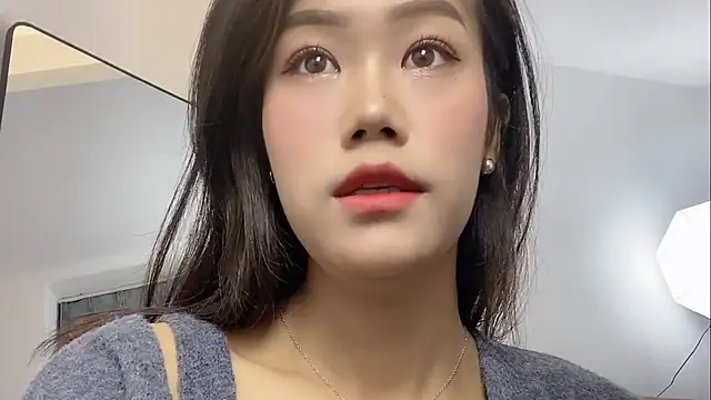 Snapshot of Bella-LL chatting on March 2025 07:38:01 PM Bella-LL online show from March 2025 07:38:01 PM