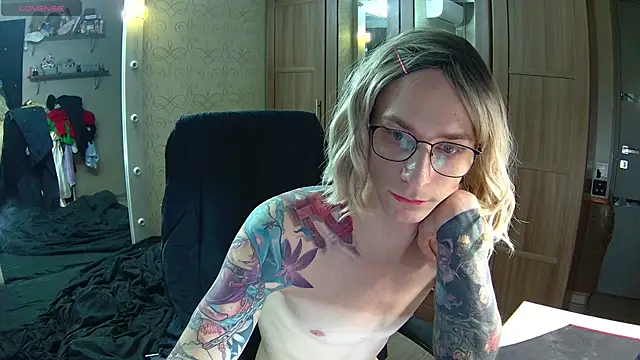 Julia dolls online show from February 2025 06:29:02 PM