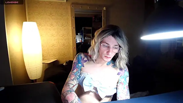 Julia dolls online show from November 2025 05:55:02 PM