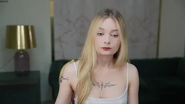 Snapshot of Ewa_Pearl chatting on March 2025 07:40:02 AM Ewa Pearl online show from March 2025 07:40:02 AM