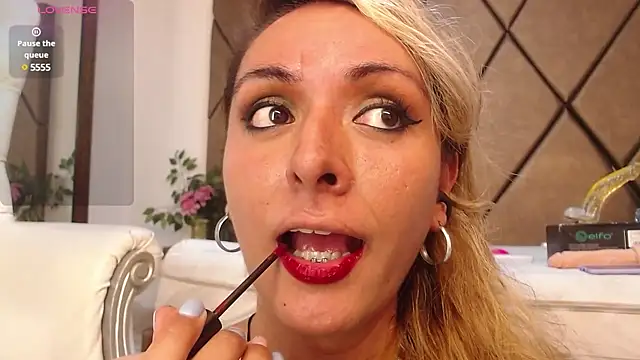 Snapshot of LunitaDiva chatting on January 2025 12:24:01 PM LunitaDiva online show from January 2025 12:24:01 PM