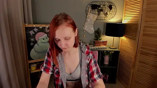 Snapshot of SallyFishery chatting on December 2024 01:36:02 AM SallyFishery online show from December 2024 01:36:02 AM