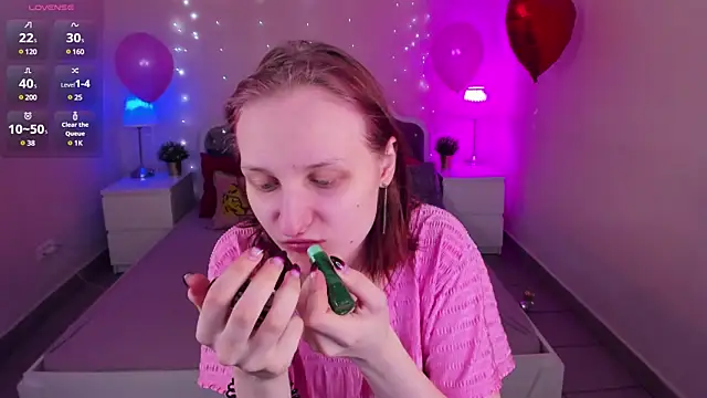 Snapshot of SallyFishery chatting on February 2025 01:24:01 AM SallyFishery online show from February 2025 01:24:01 AM