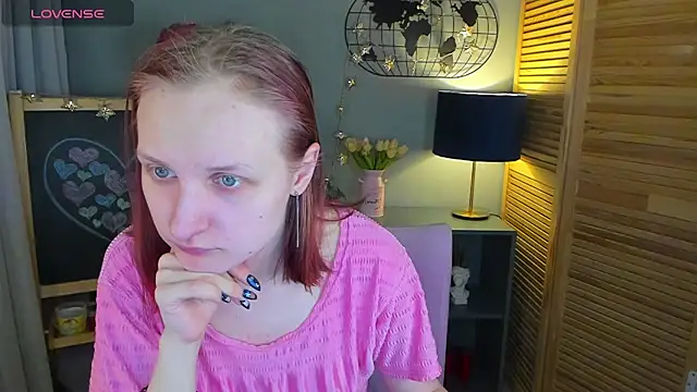 Snapshot of SallyFishery chatting on March 2025 01:24:02 AM SallyFishery online show from March 2025 01:24:02 AM