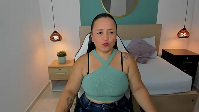 linda rios  online show from January 2025 07:00:01 PM