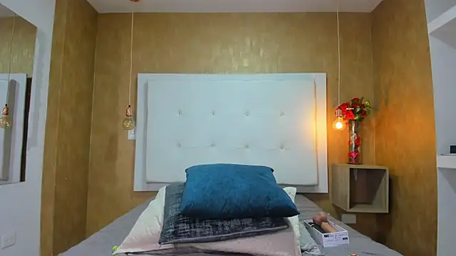 Milaspetite online show from March 2026 08:12:01 PM