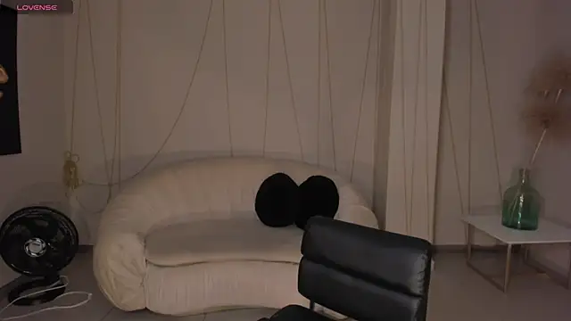 MiaFarrell  online show from February 2025 06:44:01 PM