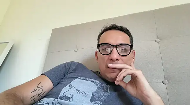 alex ruiz85 online show from March 2025 05:18:02 PM