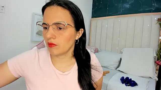 africa holmes online show from October 2025 01:45:01 AM