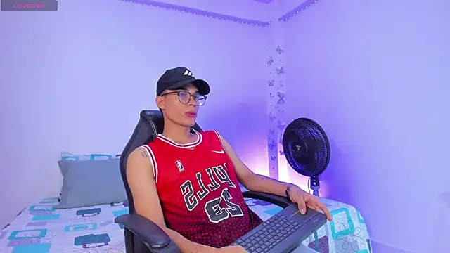 Snapshot of _peter_roy_ chatting on October 2025 08:18:01 PM peter roy online show from October 2025 08:18:01 PM