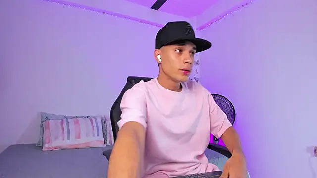 Snapshot of _peter_roy_ chatting on November 2025 08:09:01 PM peter roy online show from November 2025 08:09:01 PM