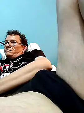 Bombi22 online show from December 2024 10:11:01 PM