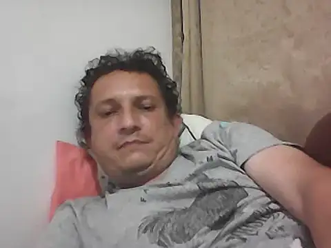 Bombi22 online show from October 2025 04:11:01 AM