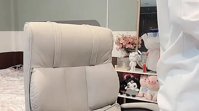 Eva-Public online show from February 2025 03:41:02 PM