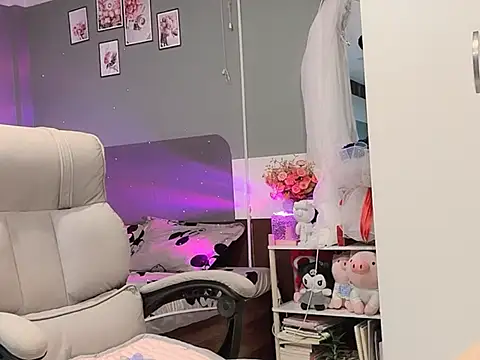 Eva-Public online show from February 2025 04:45:02 PM