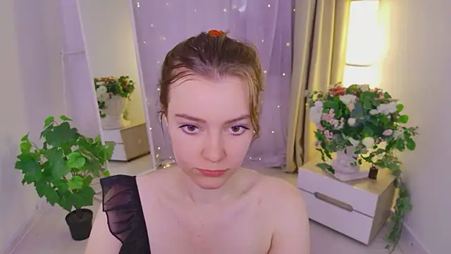 Lana  Cute  online show from July 2026 02:34:02 PM
