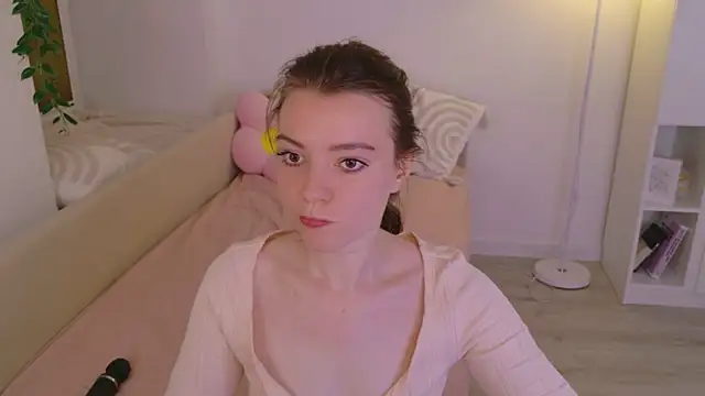 Lana  Cute  online show from July 2026 02:20:02 PM