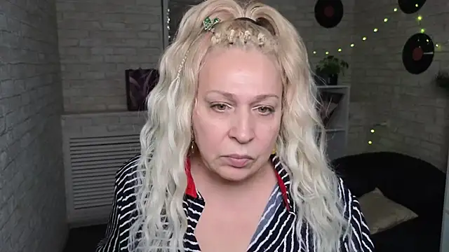 Penelope Pinky online show from January 2025 02:13:01 PM