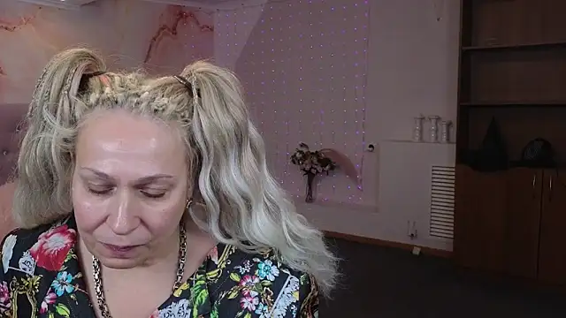 Penelope Pinky online show from January 2025 08:16:01 PM