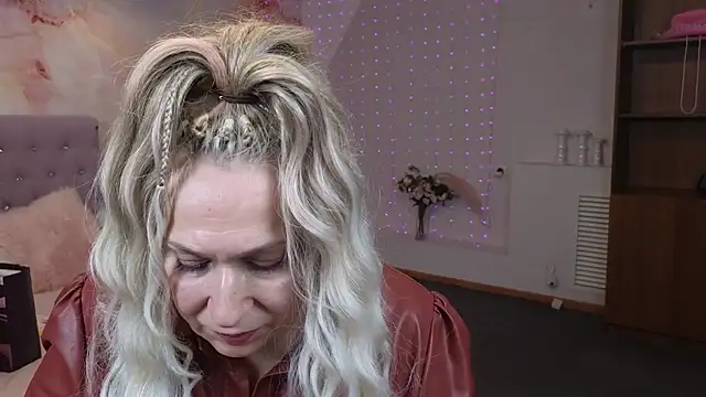 Penelope Pinky online show from January 2025 08:44:01 PM