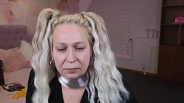 Penelope Pinky online show from January 2025 05:06:01 PM