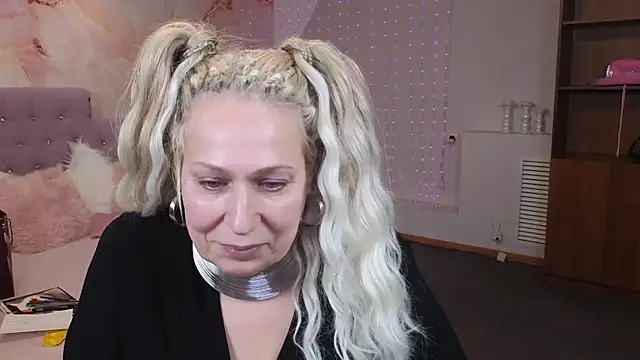 Penelope Pinky online show from January 2025 08:06:02 PM