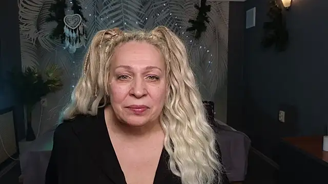 Penelope Pinky online show from January 2025 02:24:02 PM