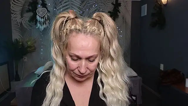 Penelope Pinky online show from January 2025 02:10:01 PM