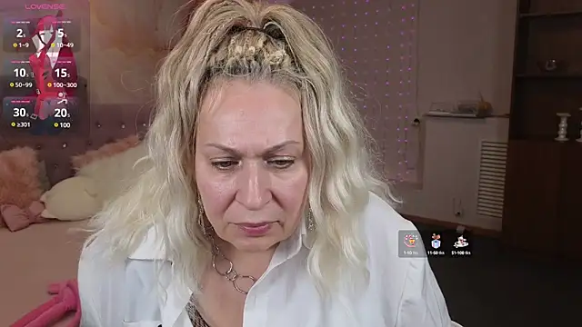 Penelope Pinky online show from February 2025 08:20:02 PM