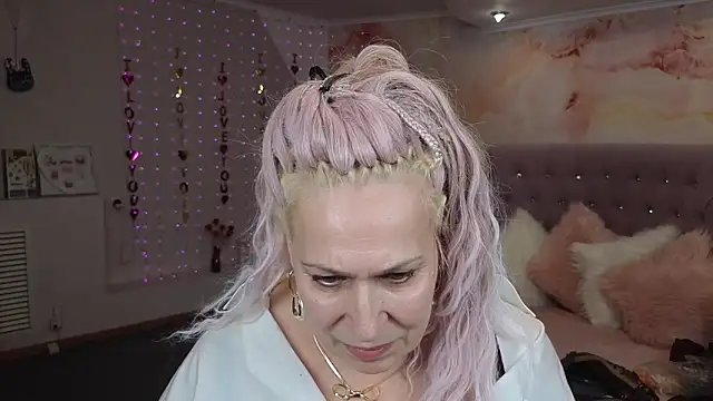 Penelope Pinky online show from March 2025 02:21:01 PM