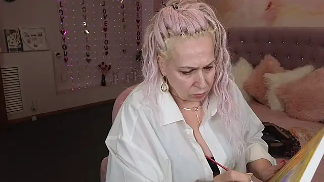 Penelope Pinky online show from March 2025 05:36:02 PM