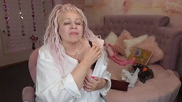 Penelope Pinky online show from March 2025 08:40:01 PM