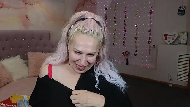 Penelope Pinky online show from March 2025 03:18:02 PM